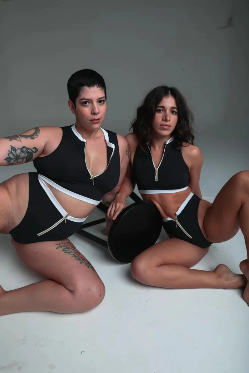 Rolling Bonde Cambon Top - Black - Image 5