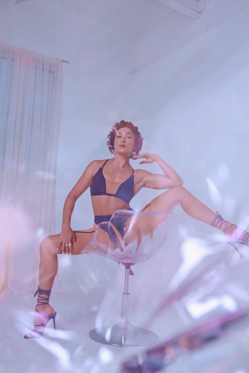 CXIX Silhouette Plunge Bralette - Black With Cream - Image 8