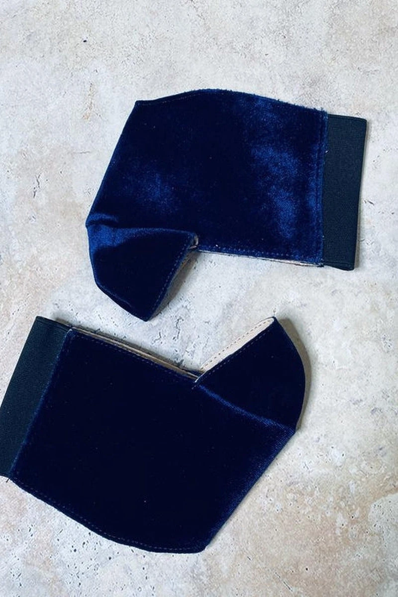 Hella Heels Classique Velvet Shoe Protector - Old Money