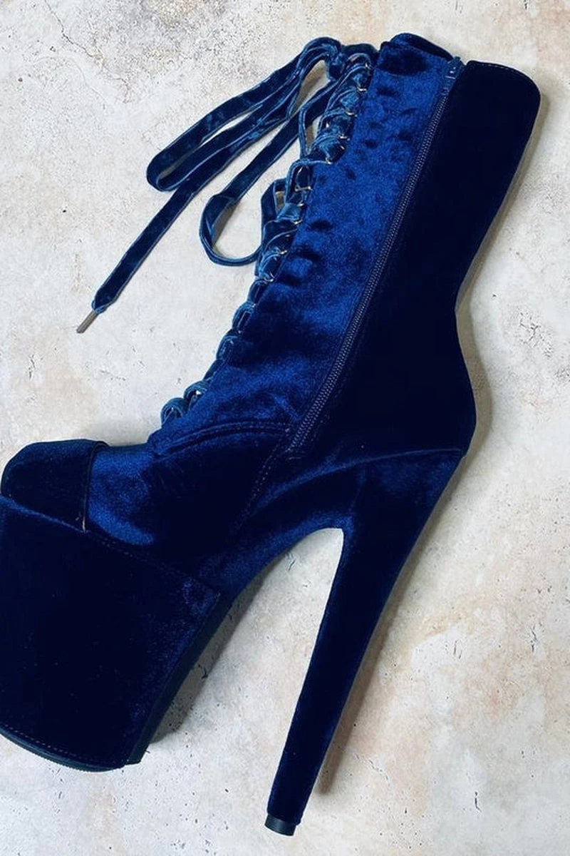 Hella Heels Classique Velvet Shoe Protector - Old Money - Image 2