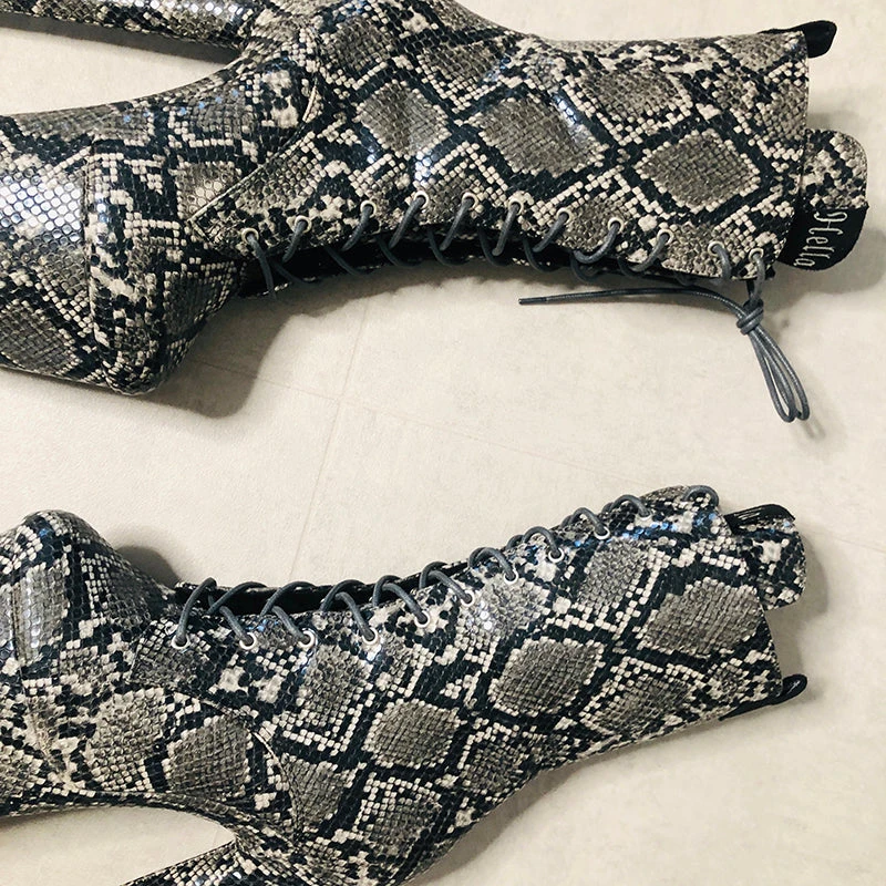 Hella Heels Maneater Boots - 7inch - Image 4