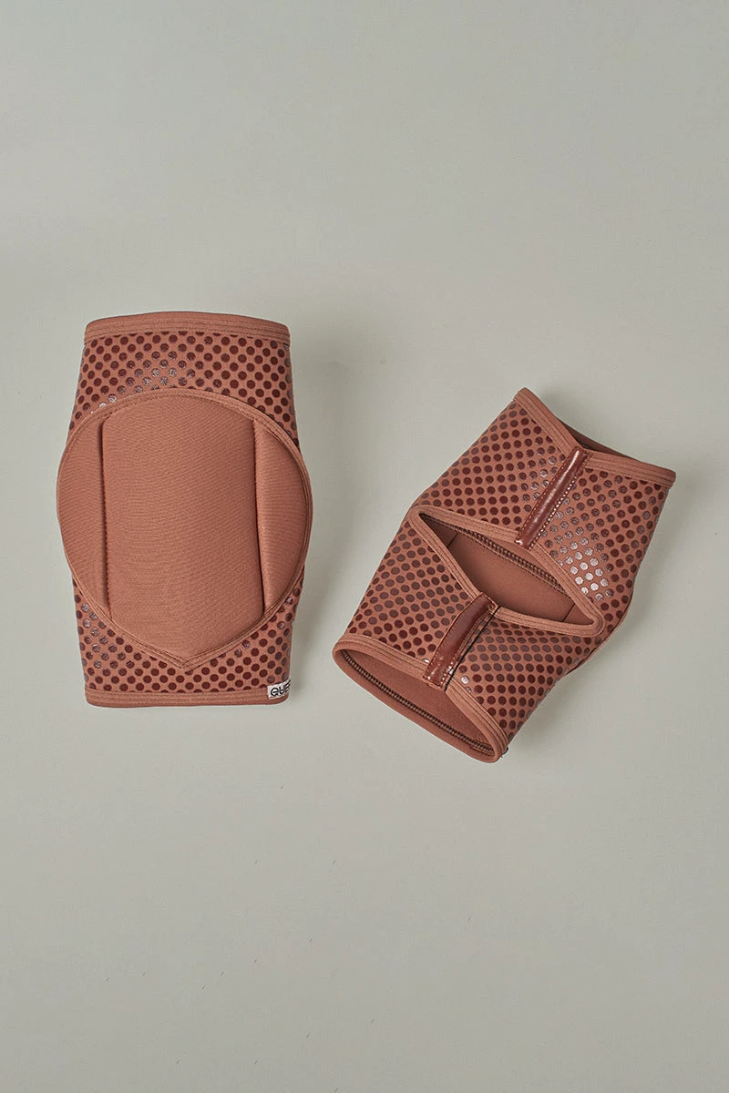 Queen Grippy Kneepads - Mocha - Image 5